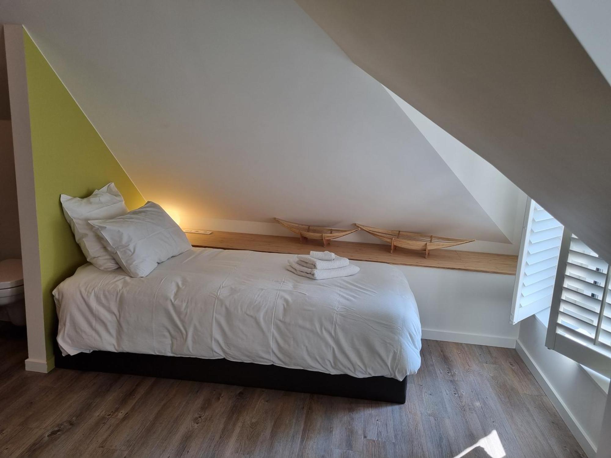 Hotel De Kaai Halle  Pokoj fotografie